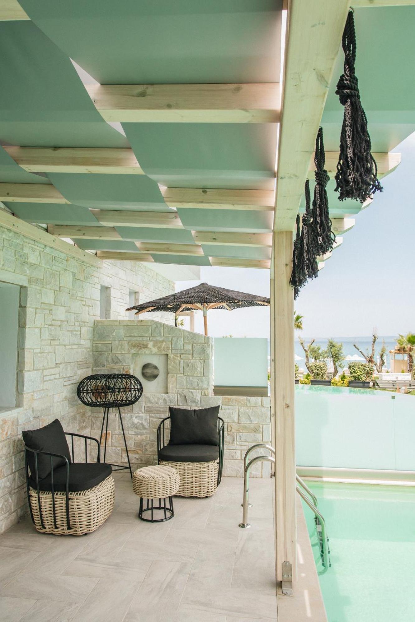 Blue Carpet Luxury Suites Pefkochori Eksteriør billede
