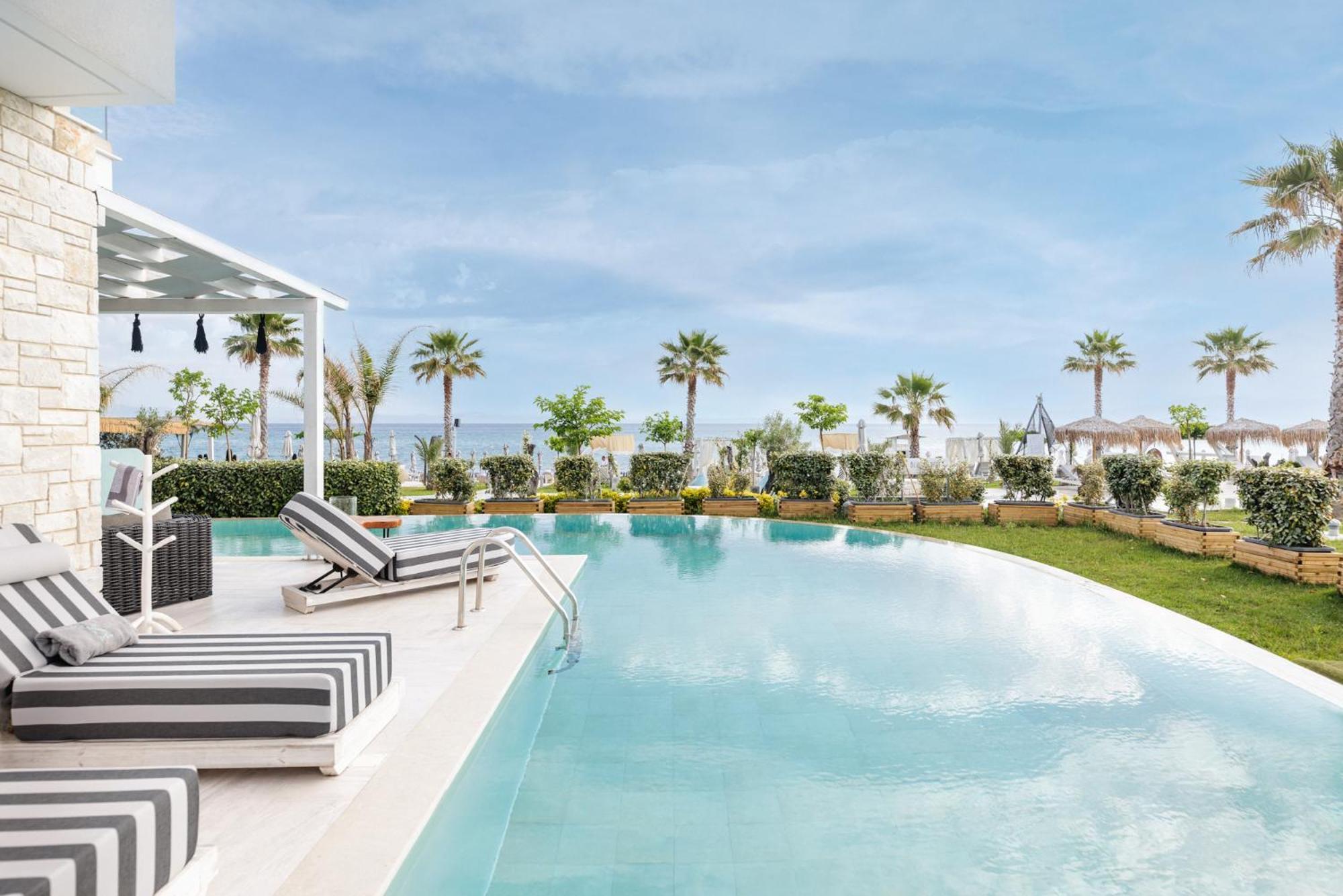 Blue Carpet Luxury Suites Pefkochori Eksteriør billede
